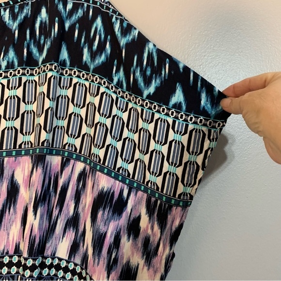 Lane Bryant Aztec‎ geo print cap sleeve blouse. Size 24 - Picture 4 of 9